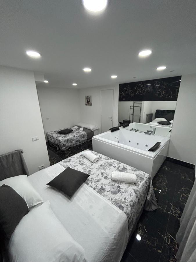 Giovanni Luxury Suites Naples Exterior photo