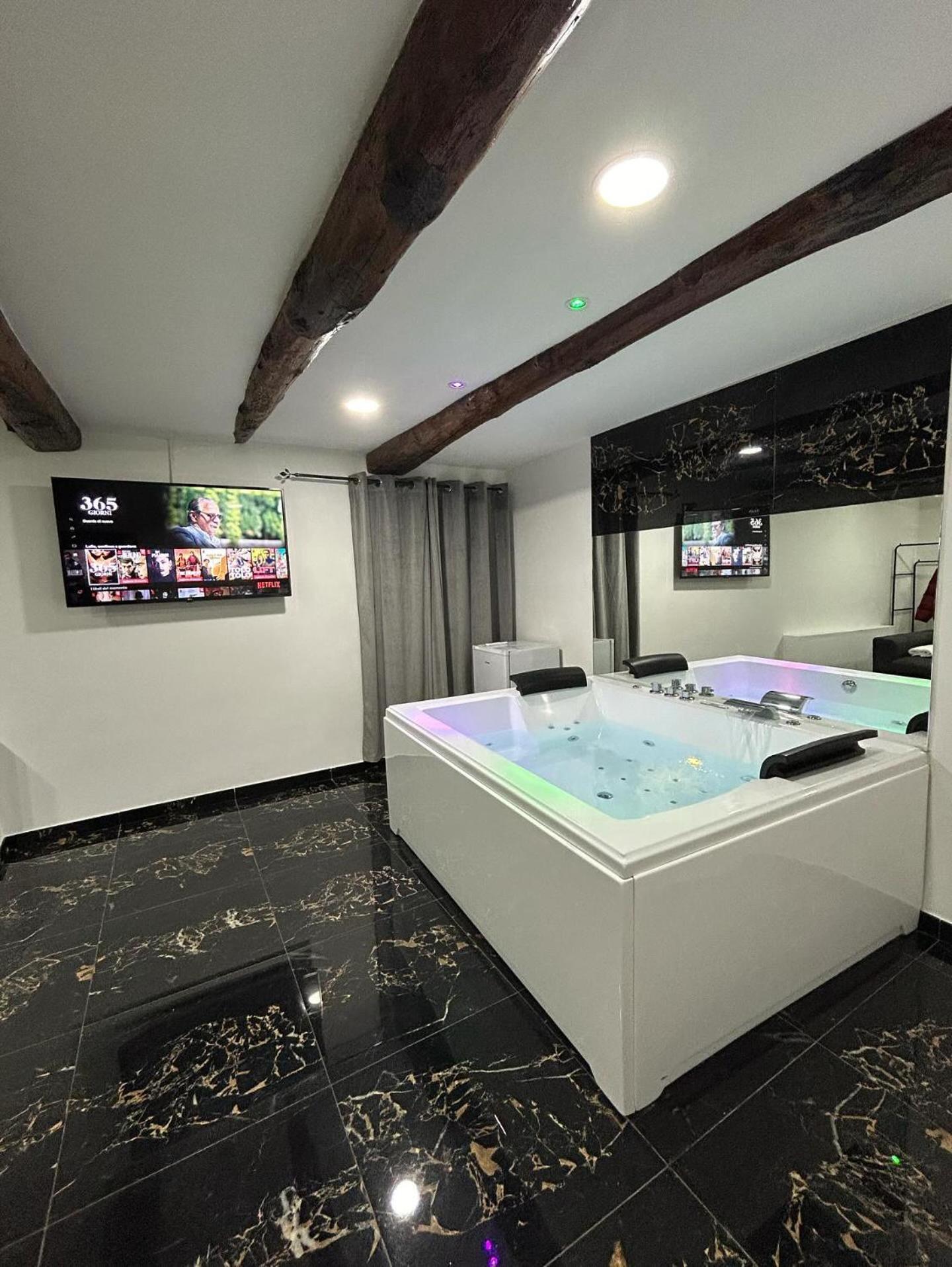 Giovanni Luxury Suites Naples Exterior photo